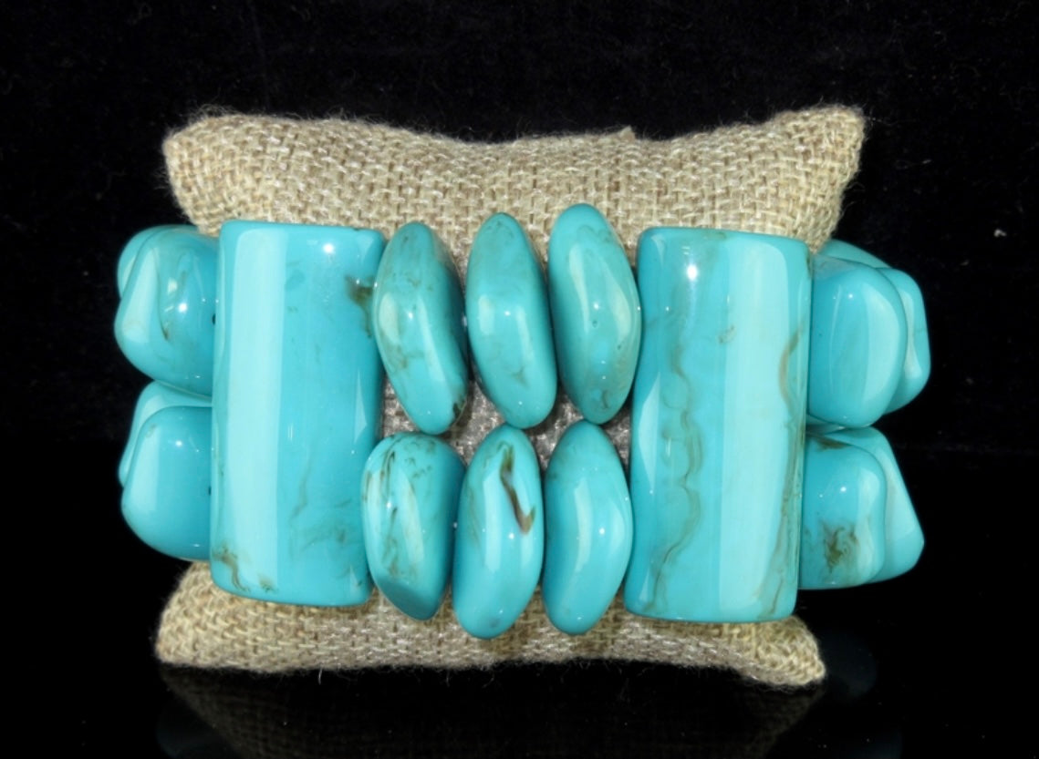 Acrylic Bulky Aqua Stretch Bracelet