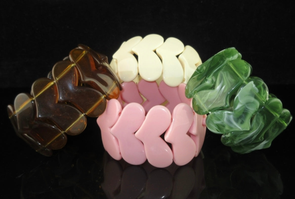 Acrylic Green Heart Stretch Bracelet
