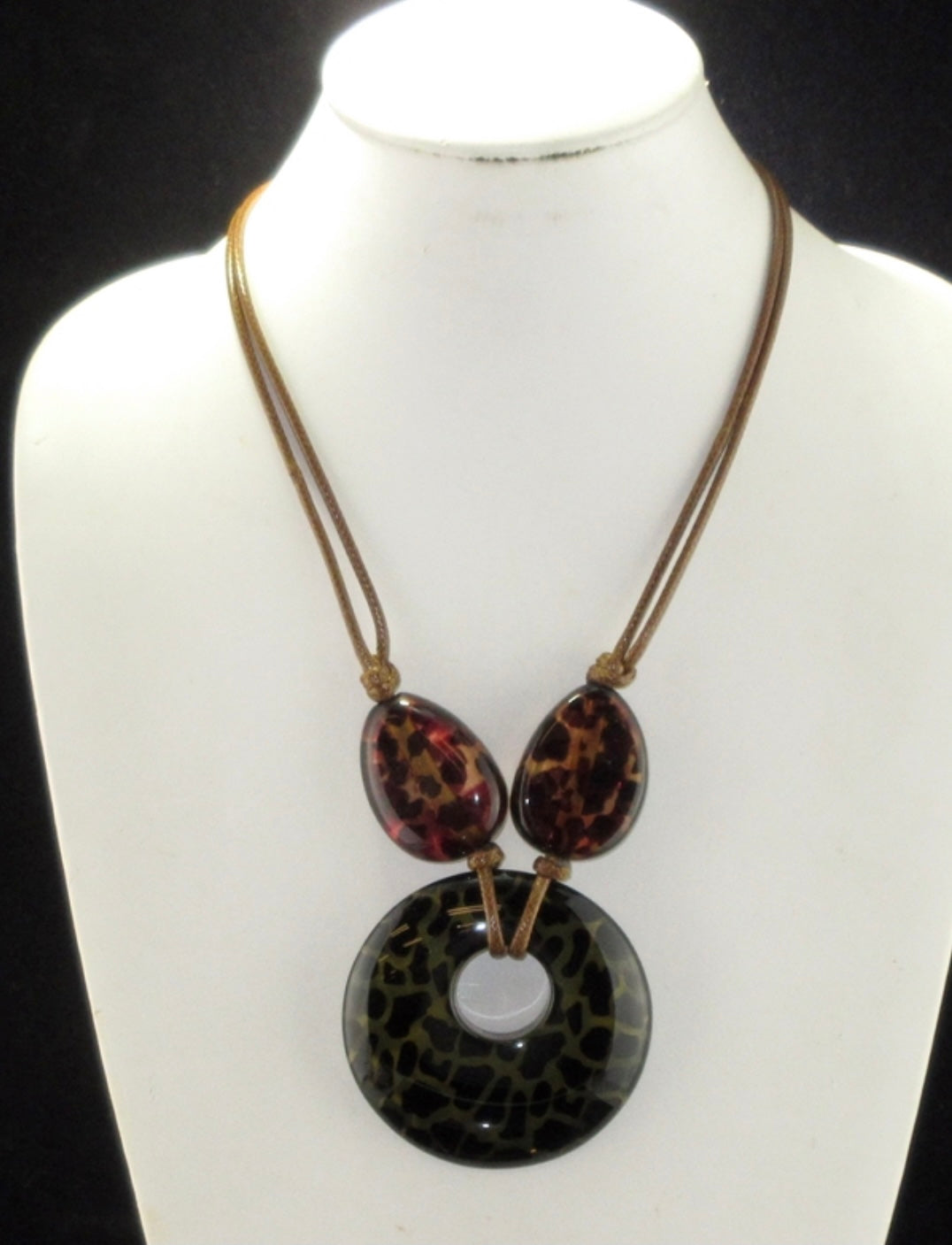 Acrylic Cheetah Print Necklace