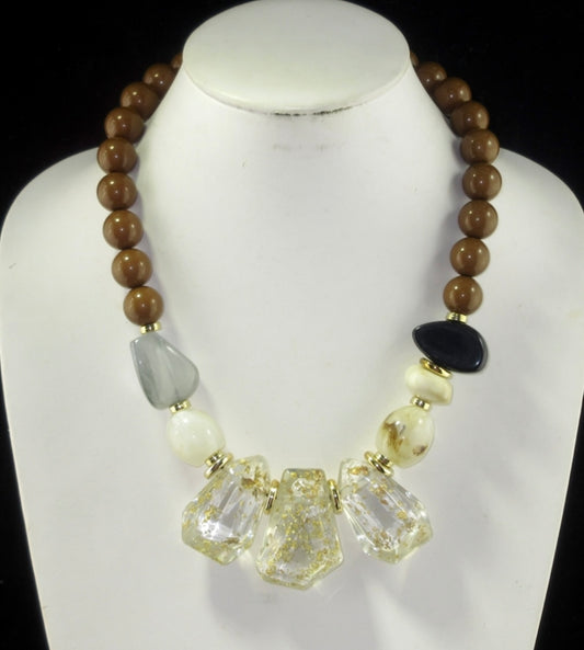 Clear/Gold Neutral Acrylic Beaded Necklace